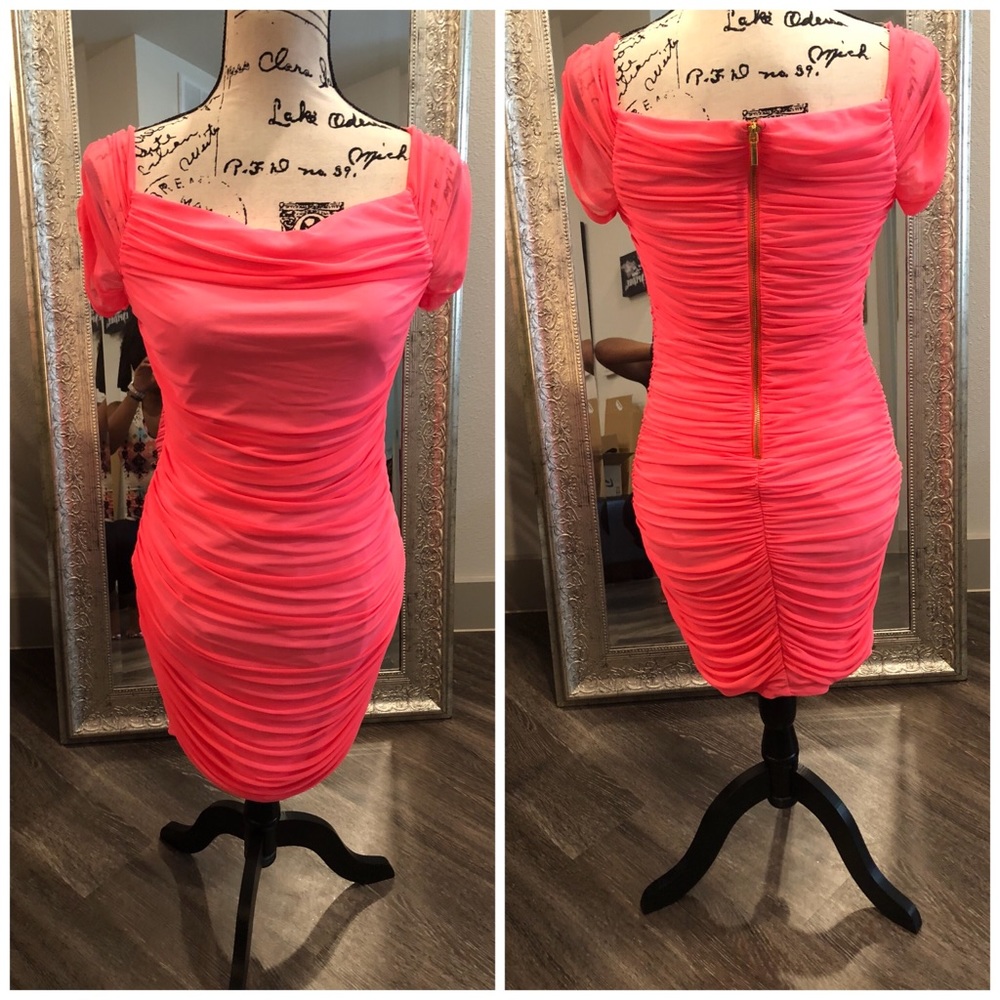 Beautiful BeBe dress💕